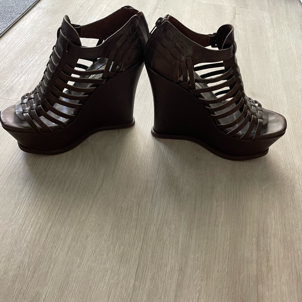 Vera Wang Sandals